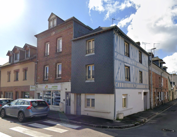 Sale Building Pont-l'Évêque 194 m²