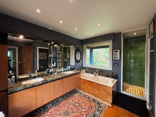 house 7 Rooms for sale on HONFLEUR (14600)