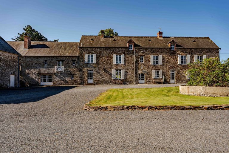 house 19 Rooms for sale on BAYEUX (14400)