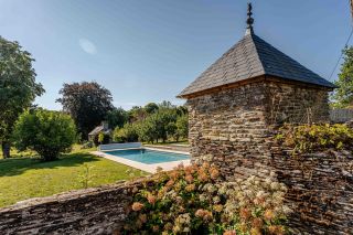 house 19 Rooms for sale on BAYEUX (14400)