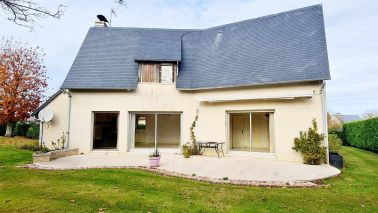 house 7 Rooms for sale on HONFLEUR (14600)