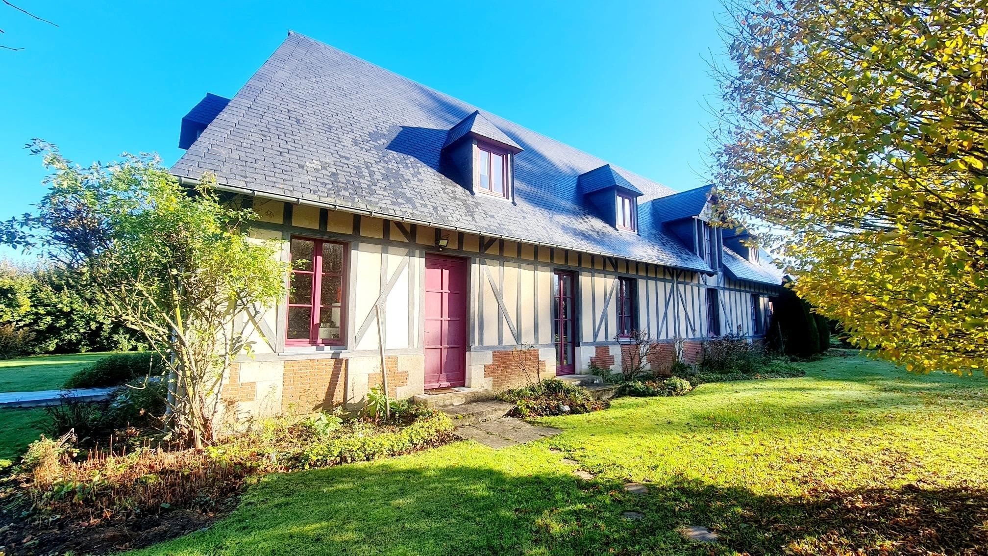 maison 9 Pièces en vente sur QUETTEVILLE (14130)
