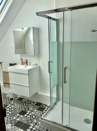 apartment 6 Rooms for sale on VILLERS SUR MER (14640)