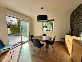 house 5 Rooms for sale on CLEVILLE (14370)