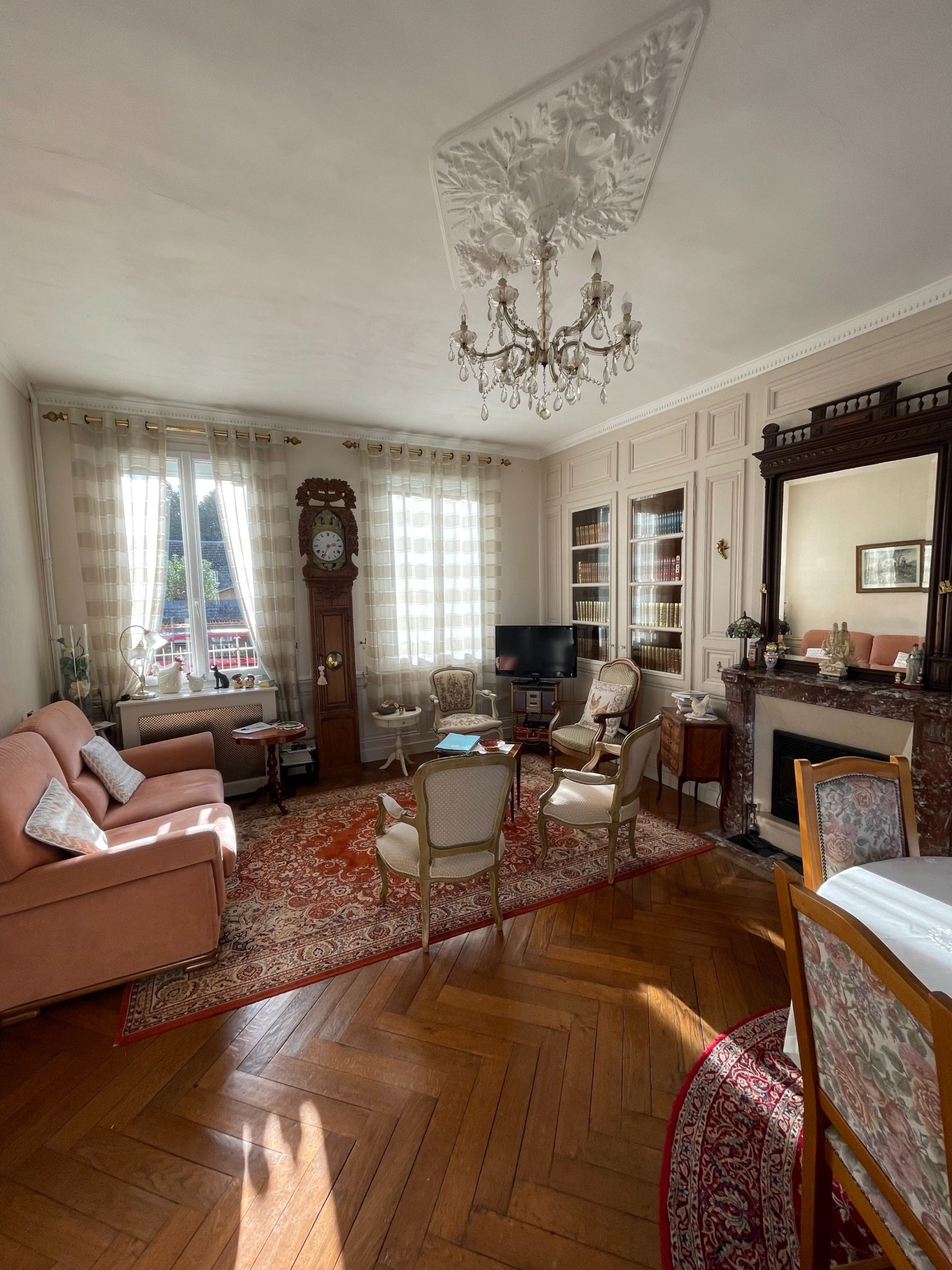 mansion 5 Rooms for sale on ST SAENS (76680)