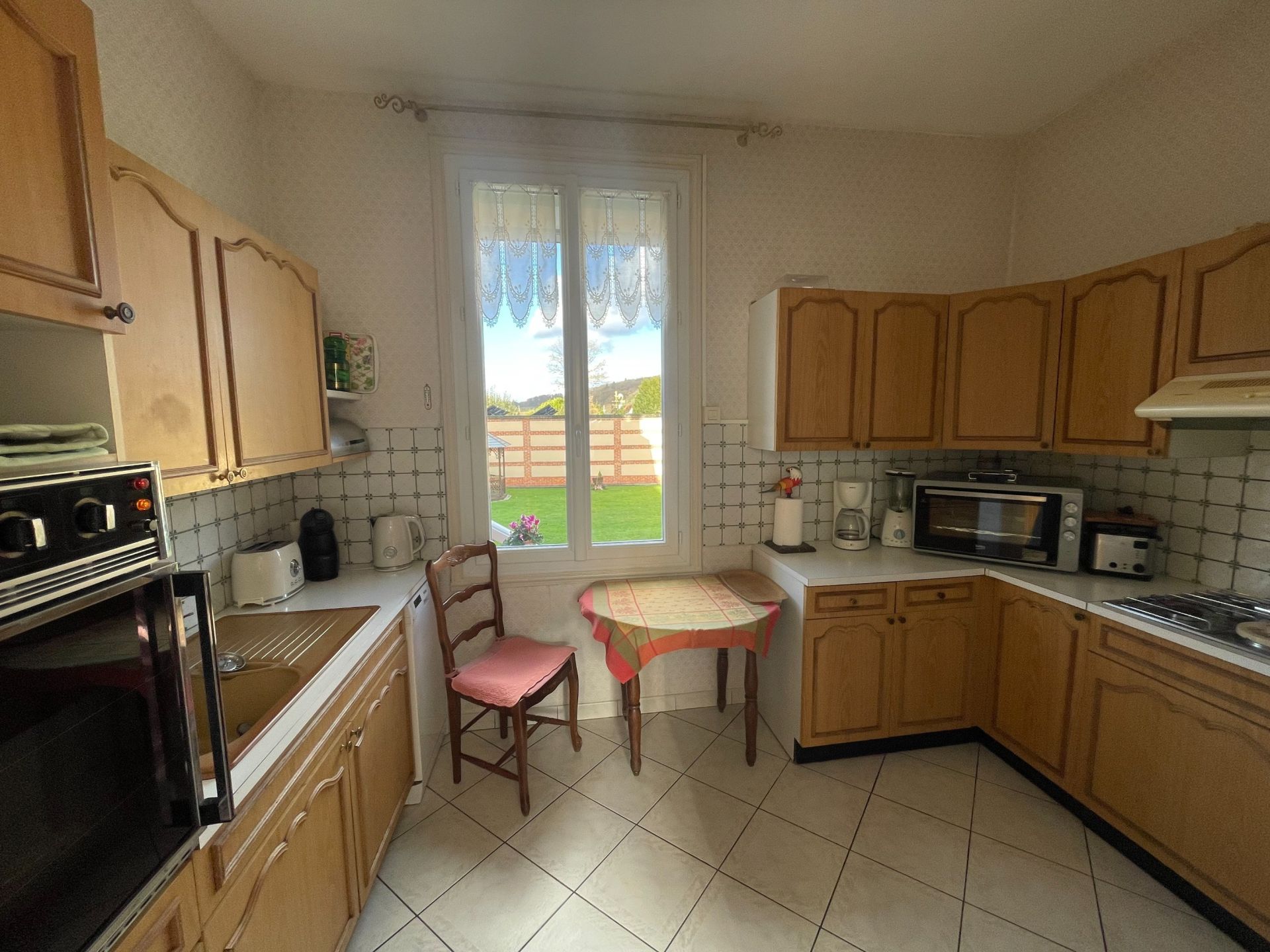 mansion 5 Rooms for sale on ST SAENS (76680)