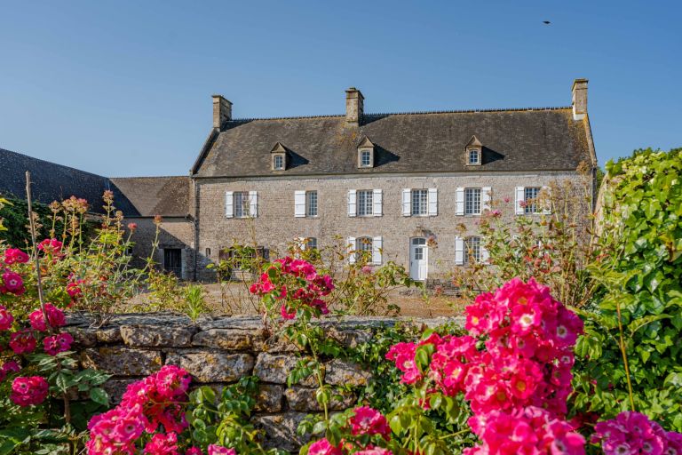 manor house 13 Rooms for sale on PICAUVILLE (50360)