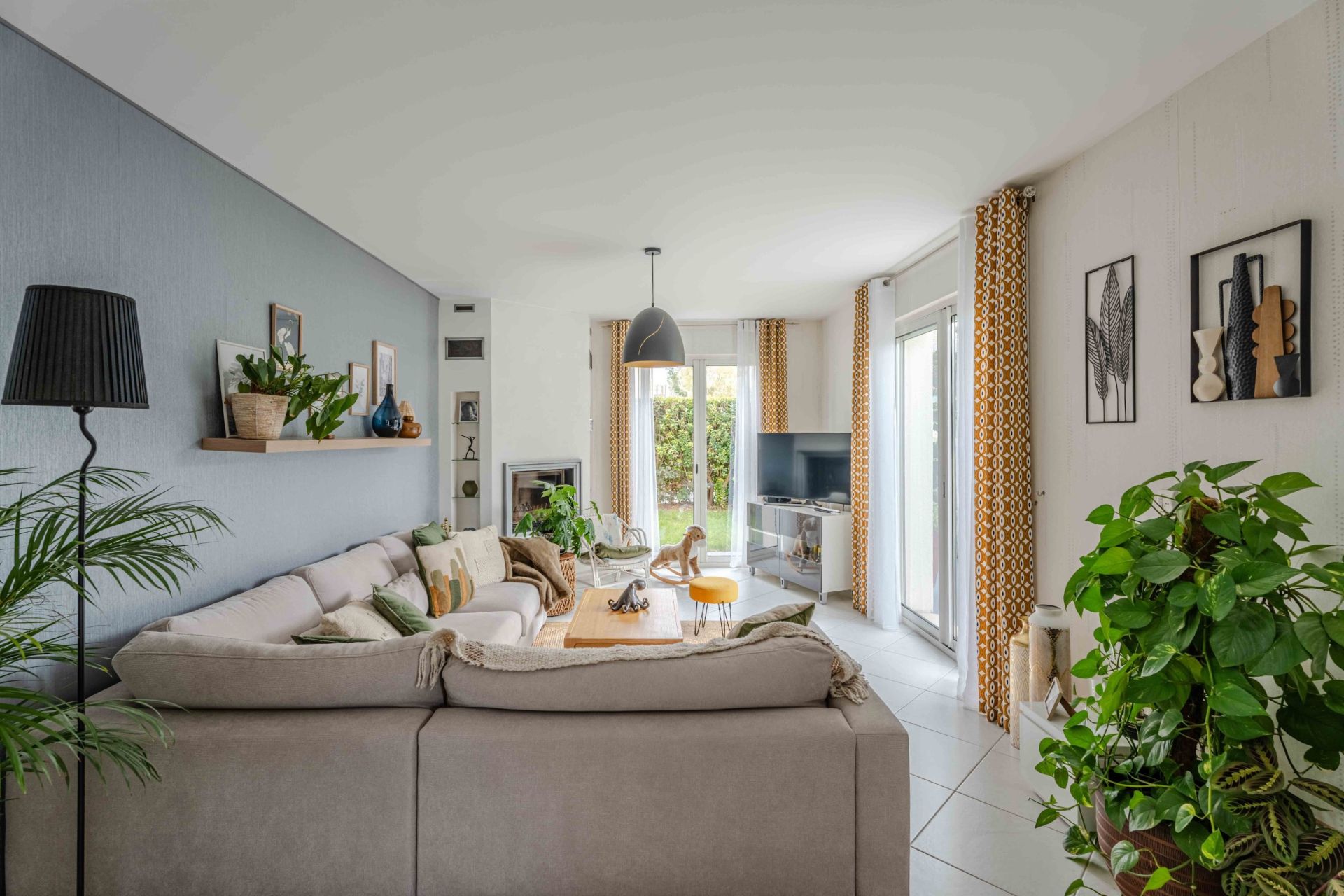 house 8 Rooms for sale on BERNIERES SUR MER (14990)