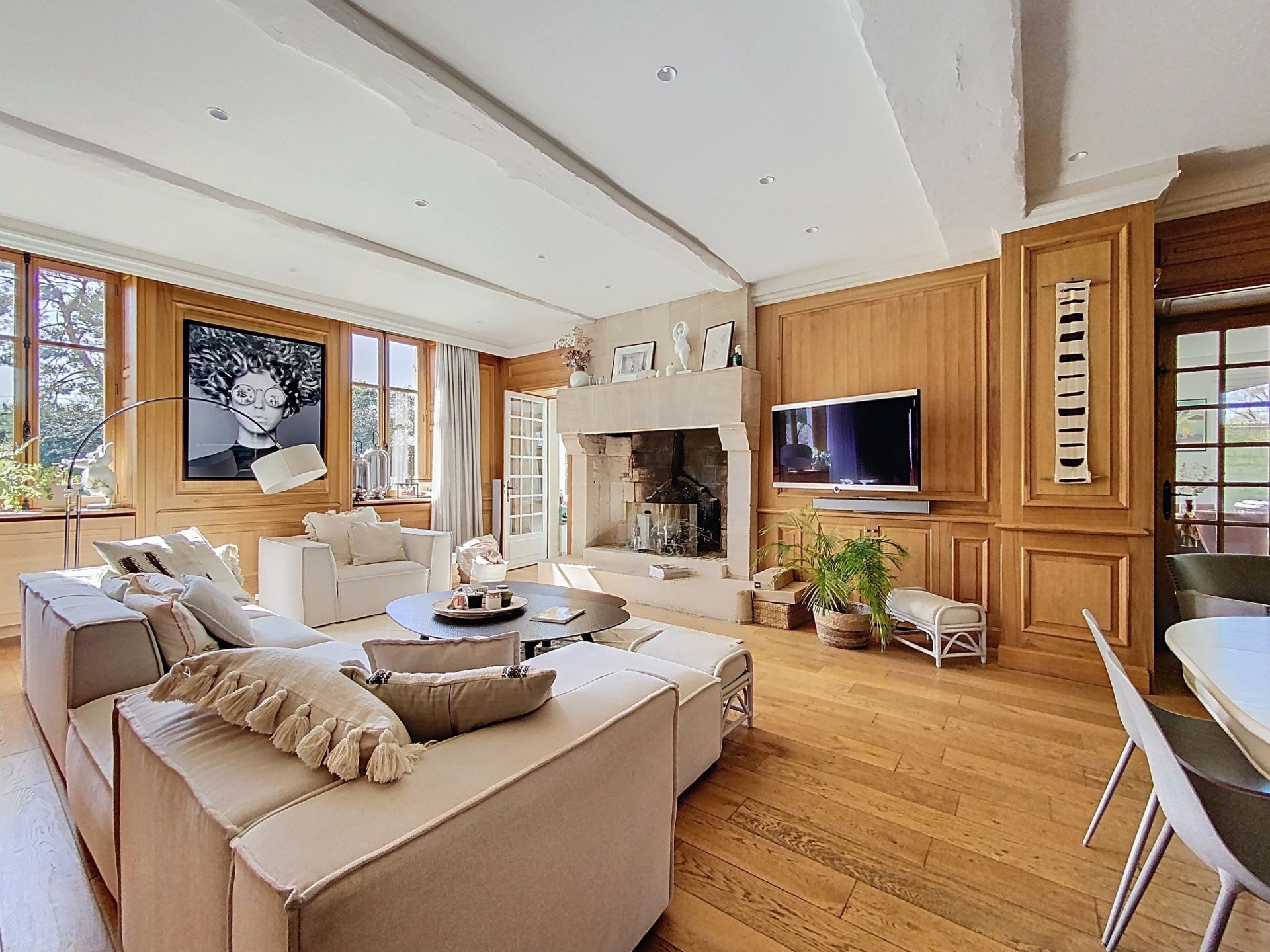 house 10 Rooms for sale on BAYEUX (14400)