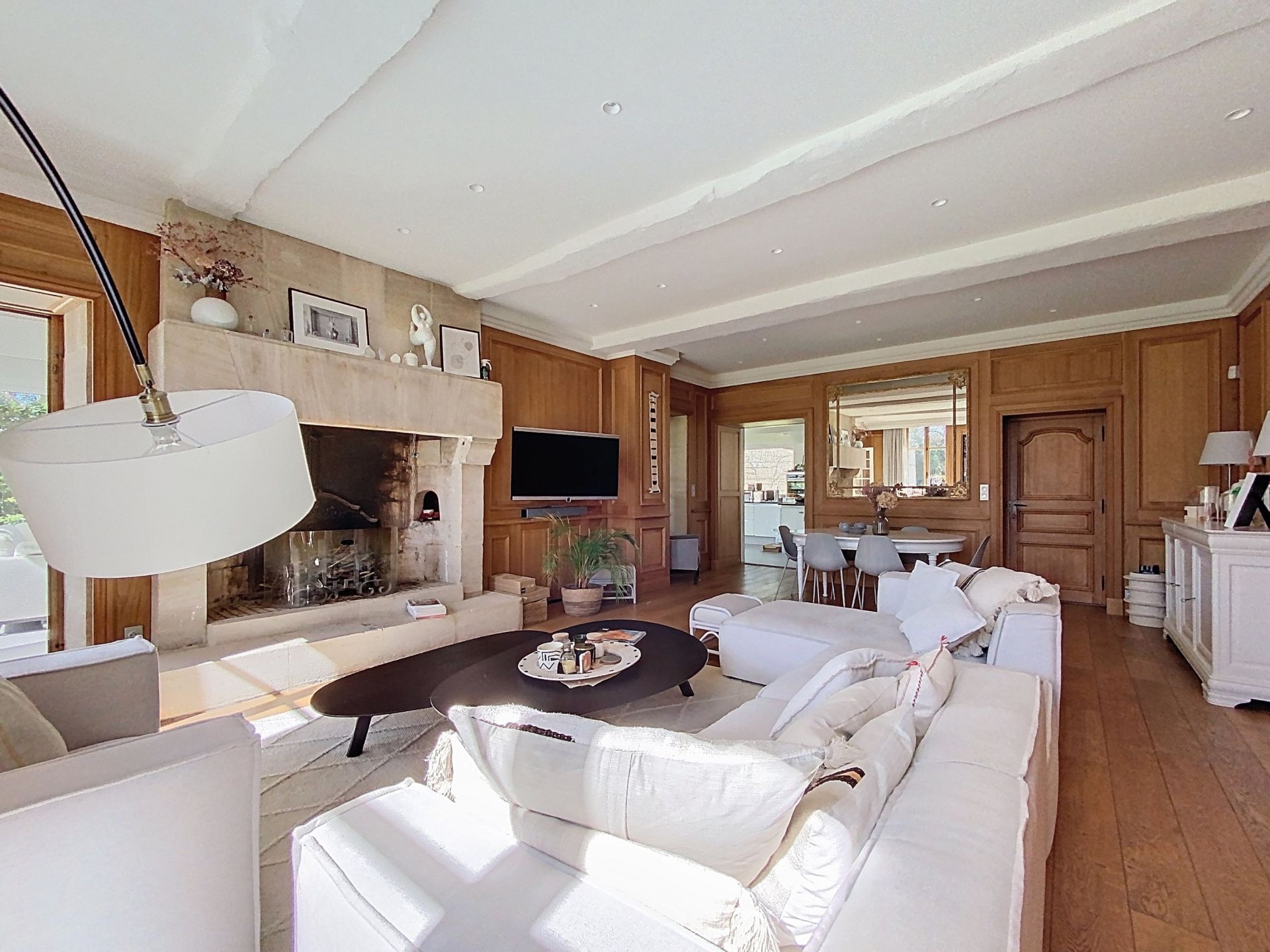 house 10 Rooms for sale on BAYEUX (14400)