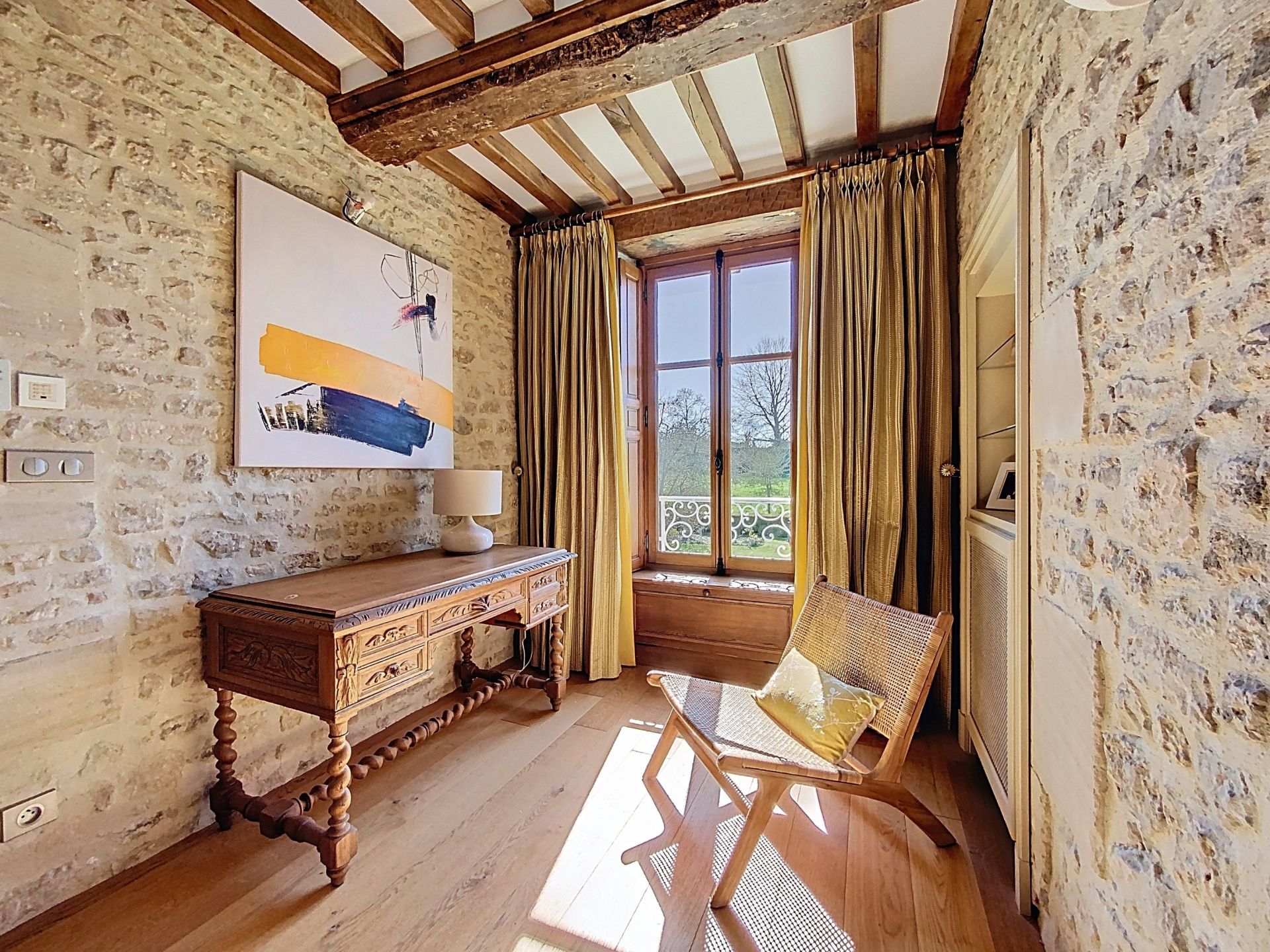 house 10 Rooms for sale on BAYEUX (14400)