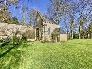 house 10 Rooms for sale on BAYEUX (14400)