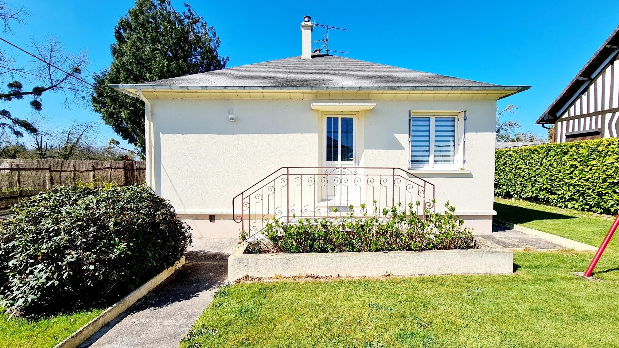 house 5 Rooms for sale on ST GATIEN DES BOIS (14130)