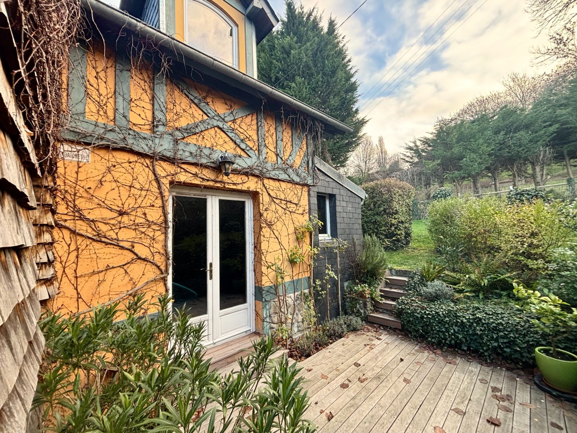 house 5 Rooms for sale on TROUVILLE SUR MER (14360)