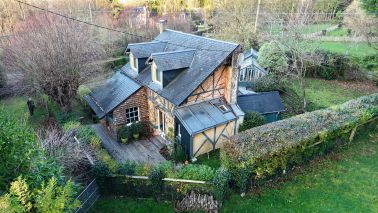 house 5 Rooms for sale on TROUVILLE SUR MER (14360)