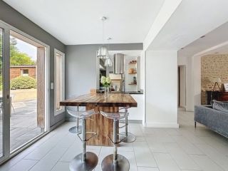 house 8 Rooms for sale on BAYEUX (14400)