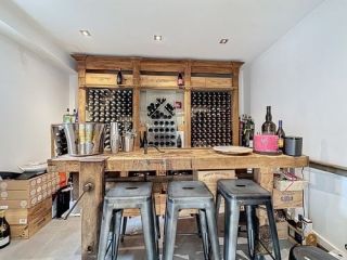 house 8 Rooms for sale on BAYEUX (14400)