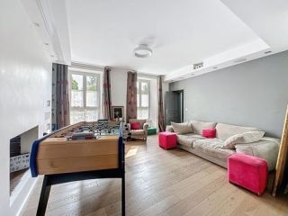 house 8 Rooms for sale on BAYEUX (14400)