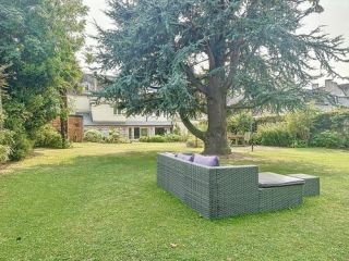 house 8 Rooms for sale on BAYEUX (14400)