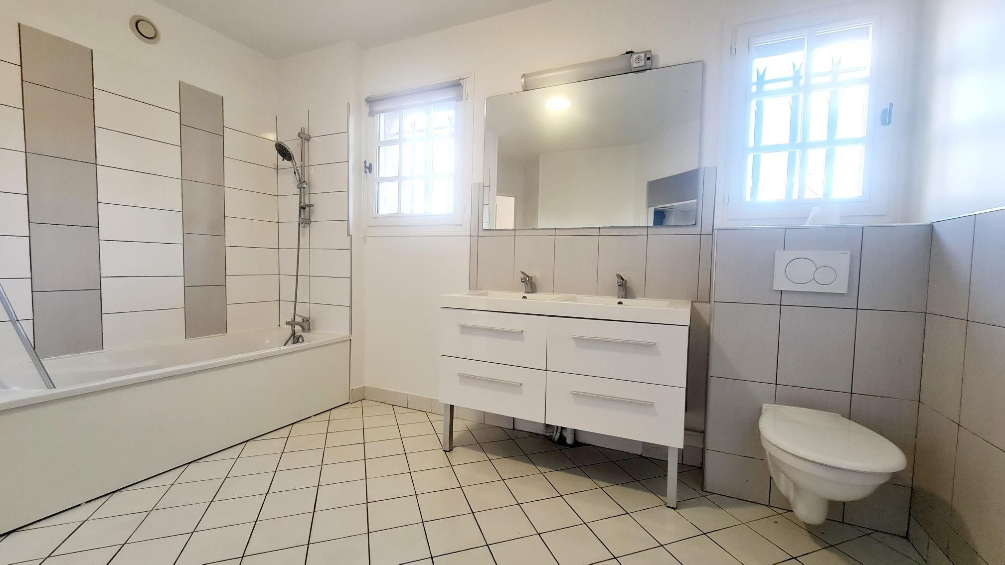 appartement 5 Pièces en vente sur PONT L EVEQUE (14130)