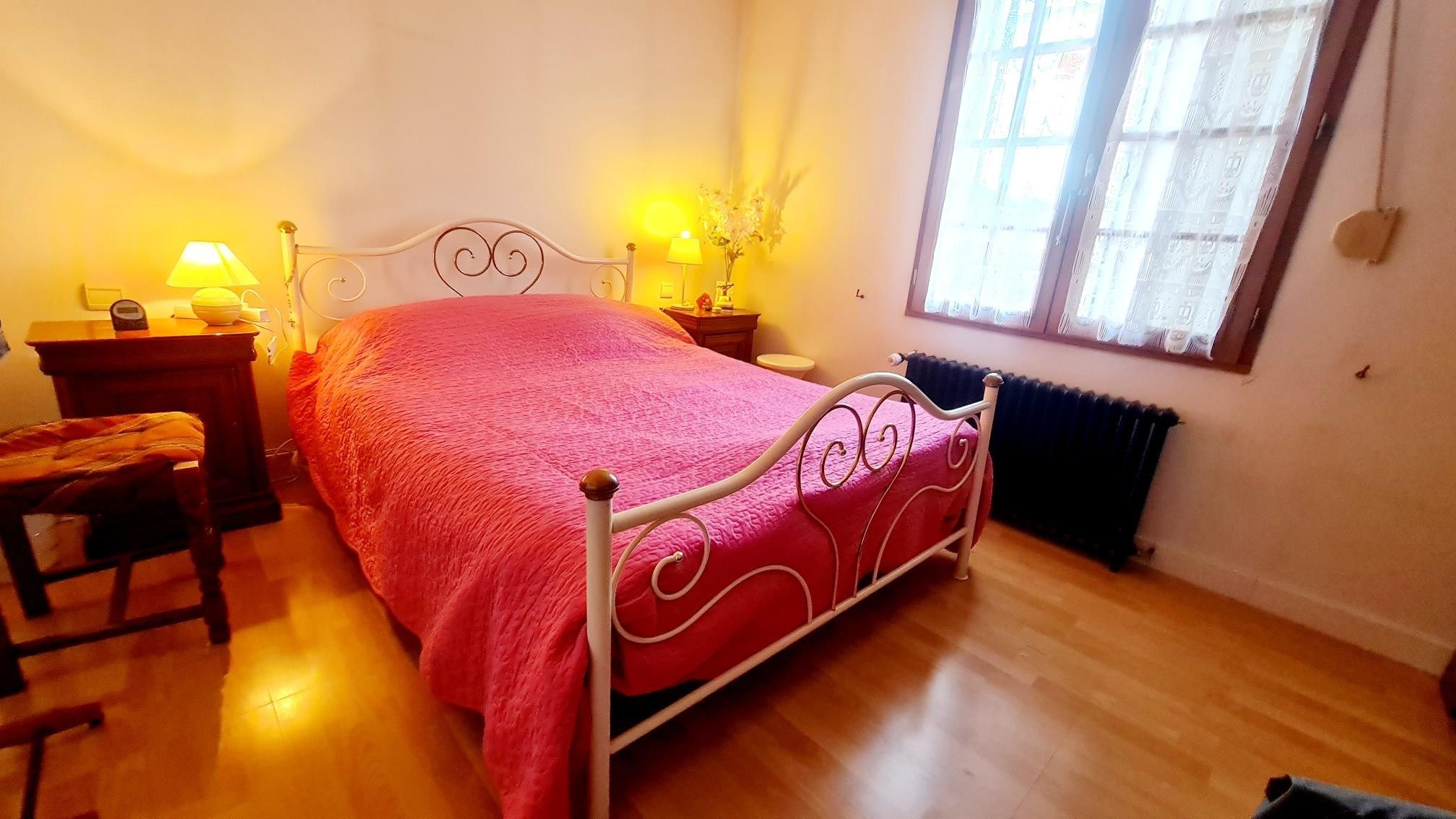 house 7 Rooms for sale on BEAUMONT EN AUGE (14950)