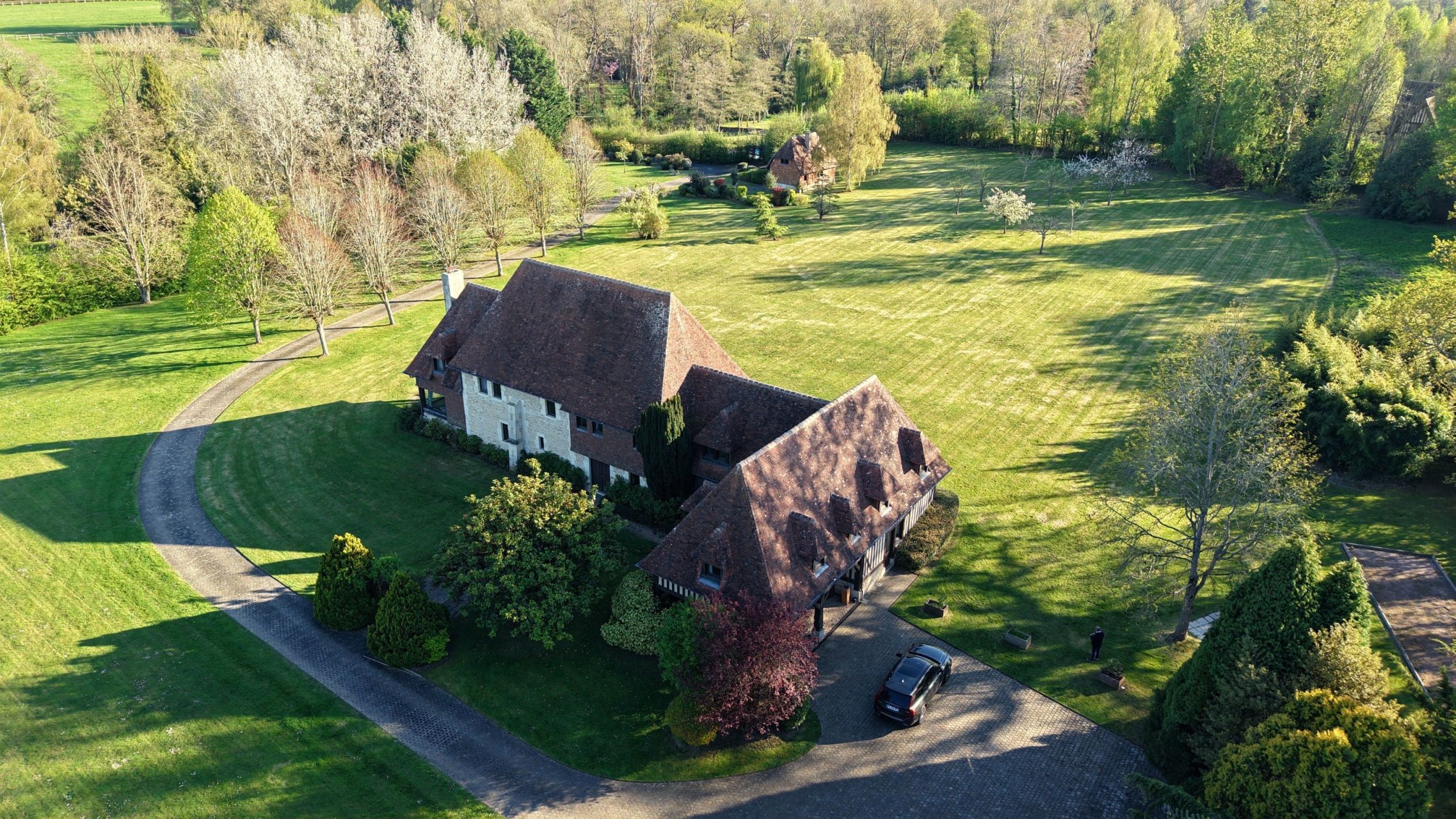 house 13 Rooms for sale on ST ARNOULT (14800)