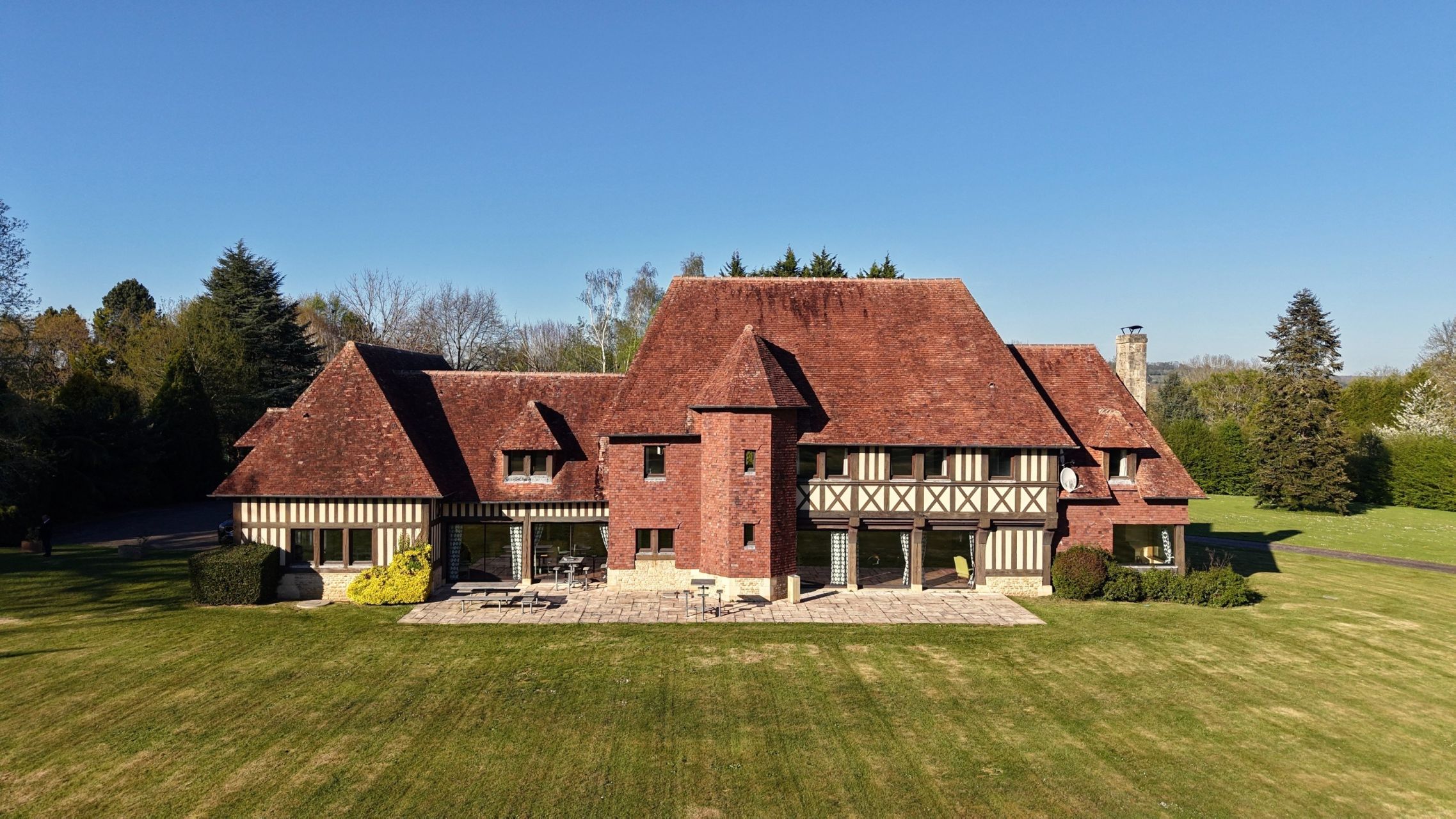 house 13 Rooms for sale on ST ARNOULT (14800)