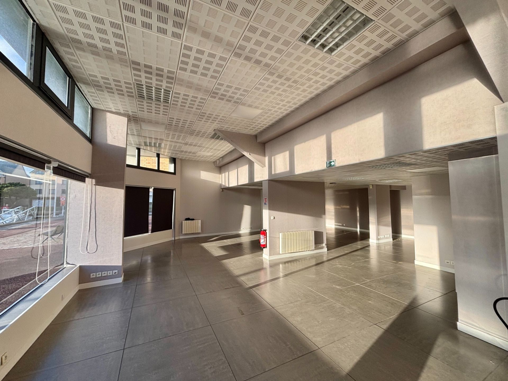 activity premises for sale on DEAUVILLE (14800)