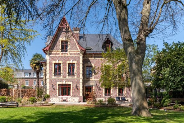 Vente Maison Mont-Saint-Aignan 10&nbsp;Pièces 410&nbsp;m²