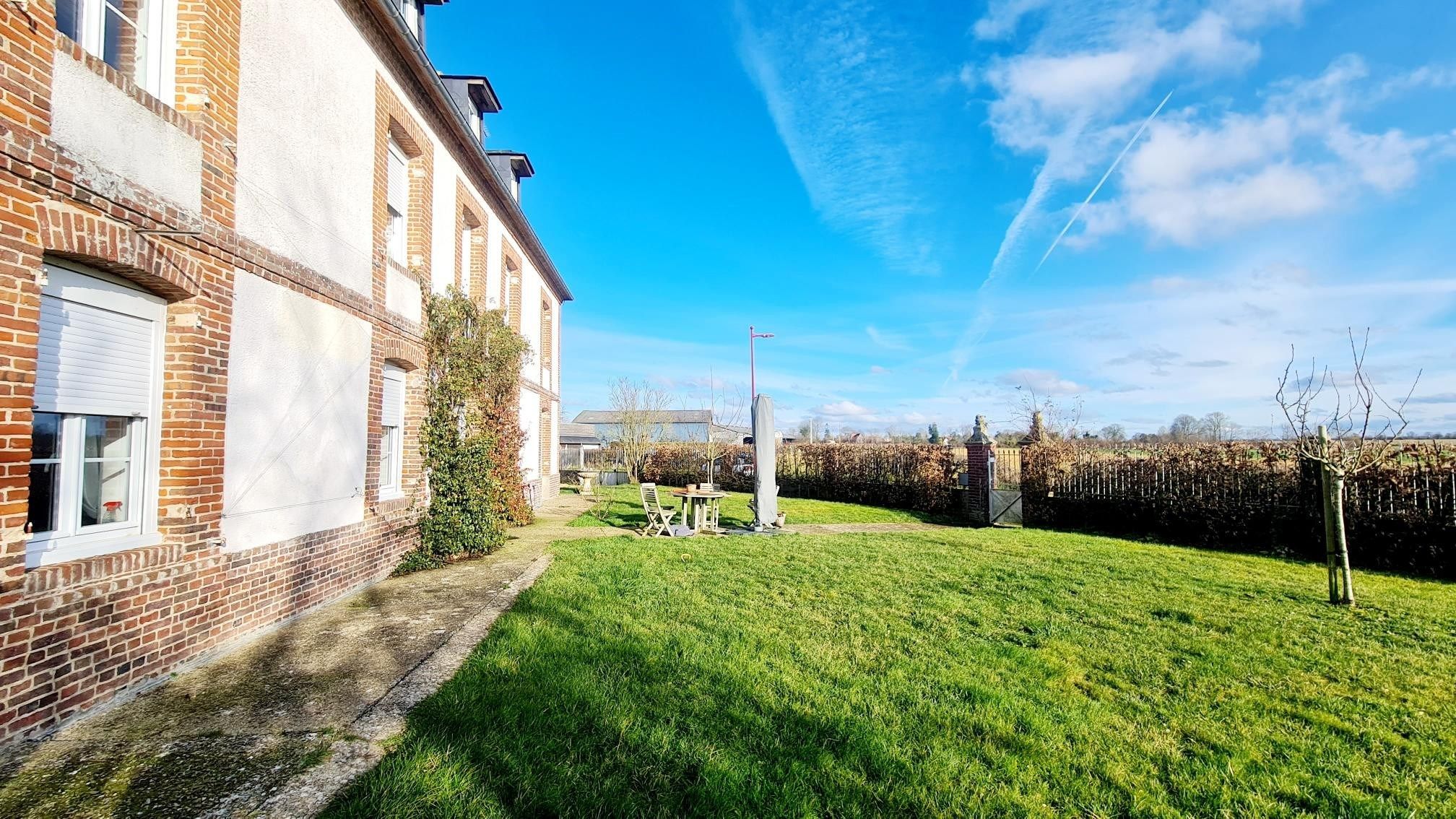 house 8 Rooms for sale on MOYAUX (14590)