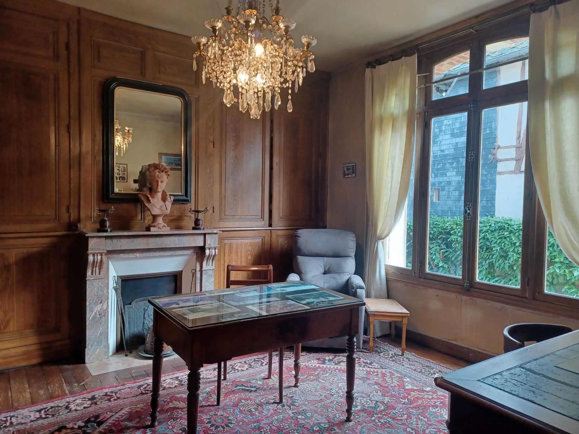 mansion 10 Rooms for sale on BERNAY (27300)