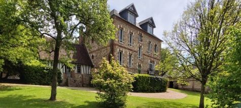 mansion 10 Rooms for sale on BERNAY (27300)