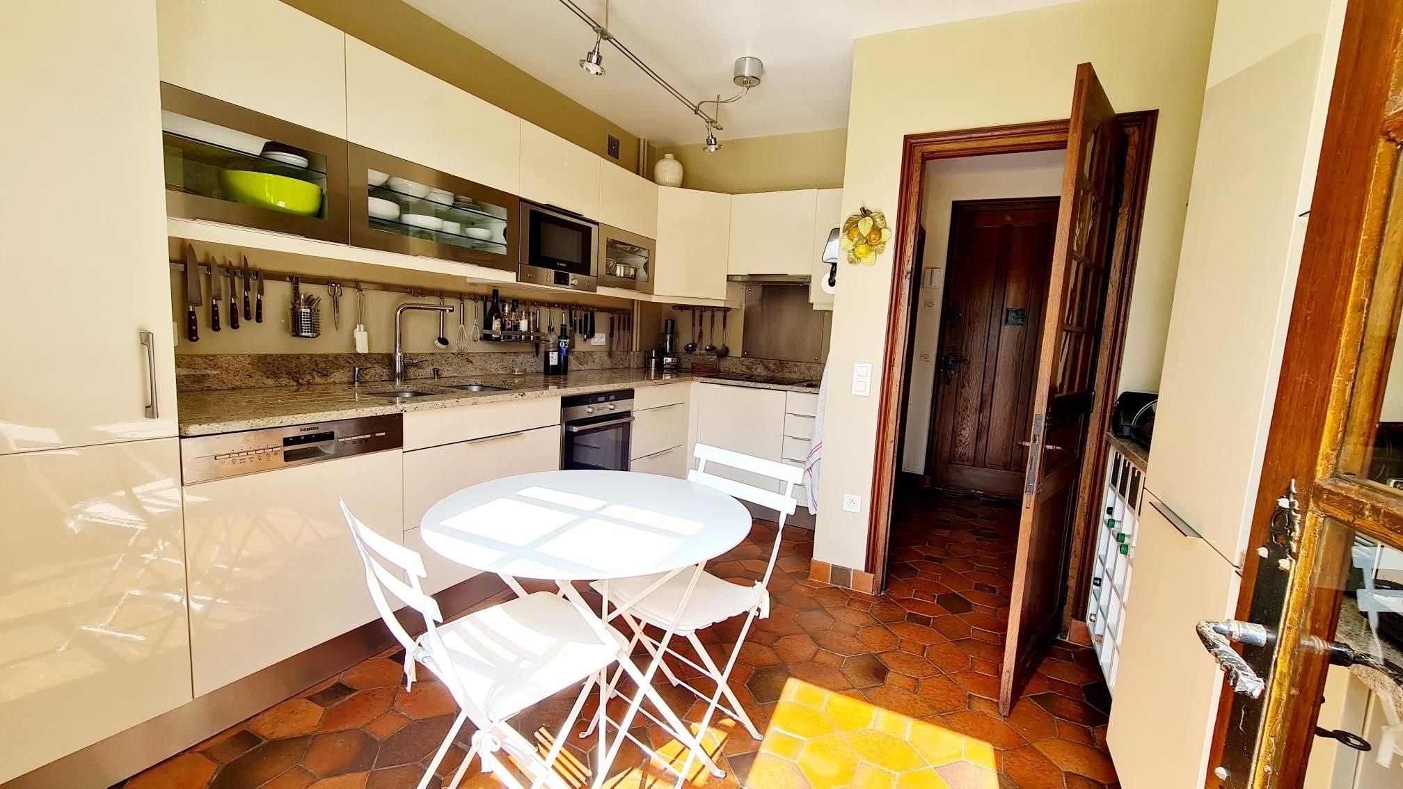 house 6 Rooms for sale on PONT L EVEQUE (14130)