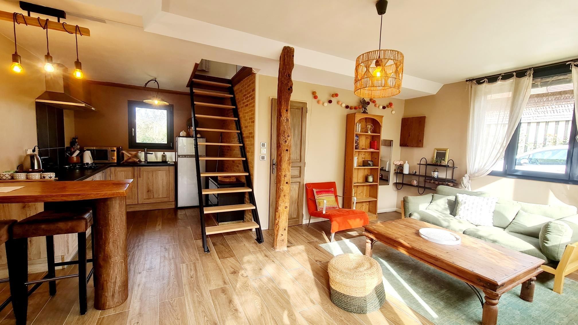 house 10 Rooms for sale on CAMBREMER (14340)