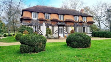 house 10 Rooms for sale on CAMBREMER (14340)