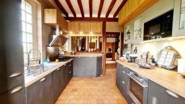 house 10 Rooms for sale on CAMBREMER (14340)