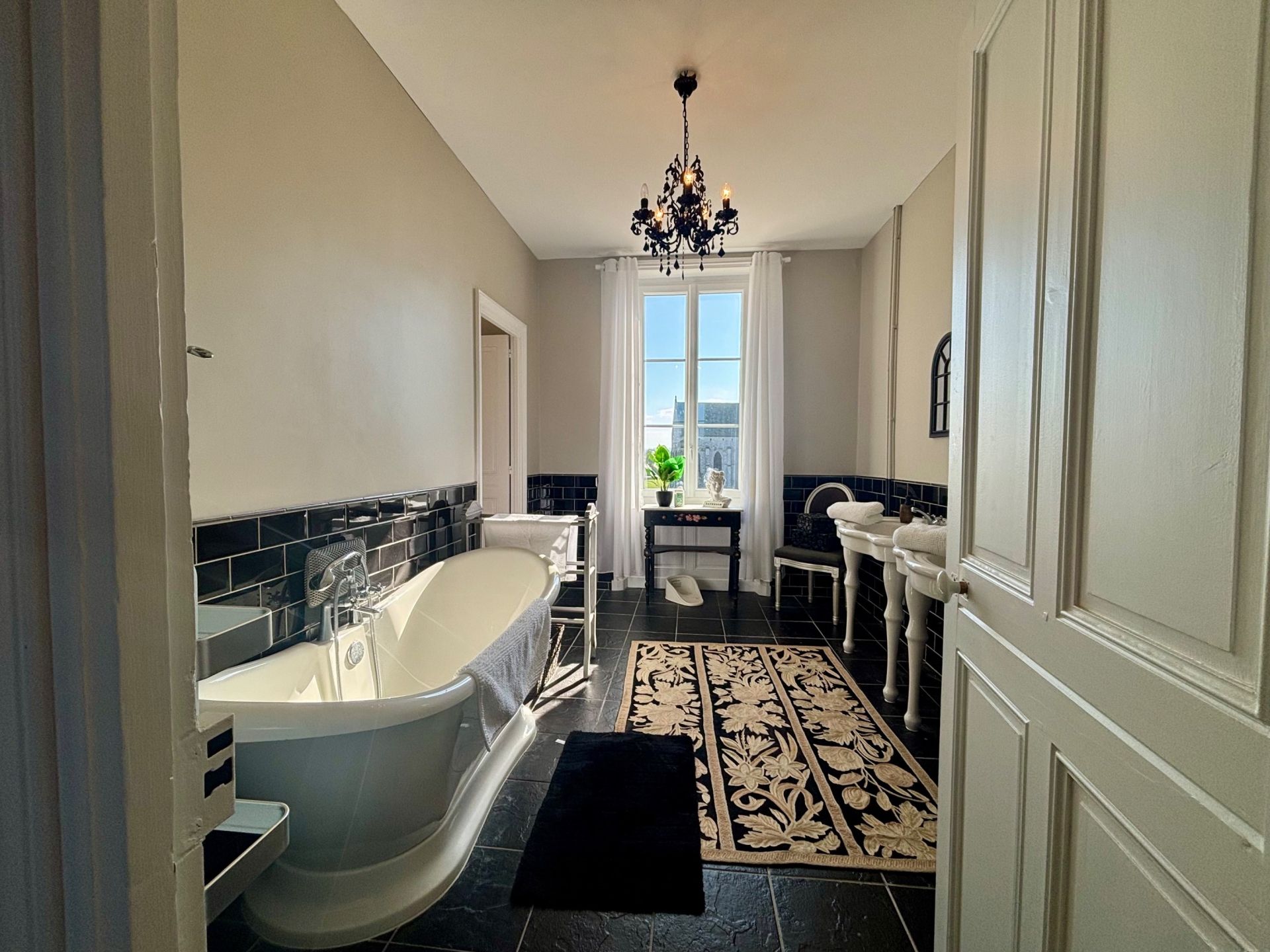 house 12 Rooms for sale on VIERVILLE SUR MER (14710)
