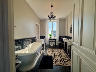 house 12 Rooms for sale on VIERVILLE SUR MER (14710)