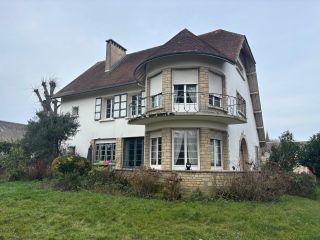 house 10 Rooms for sale on VIERVILLE SUR MER (14710)