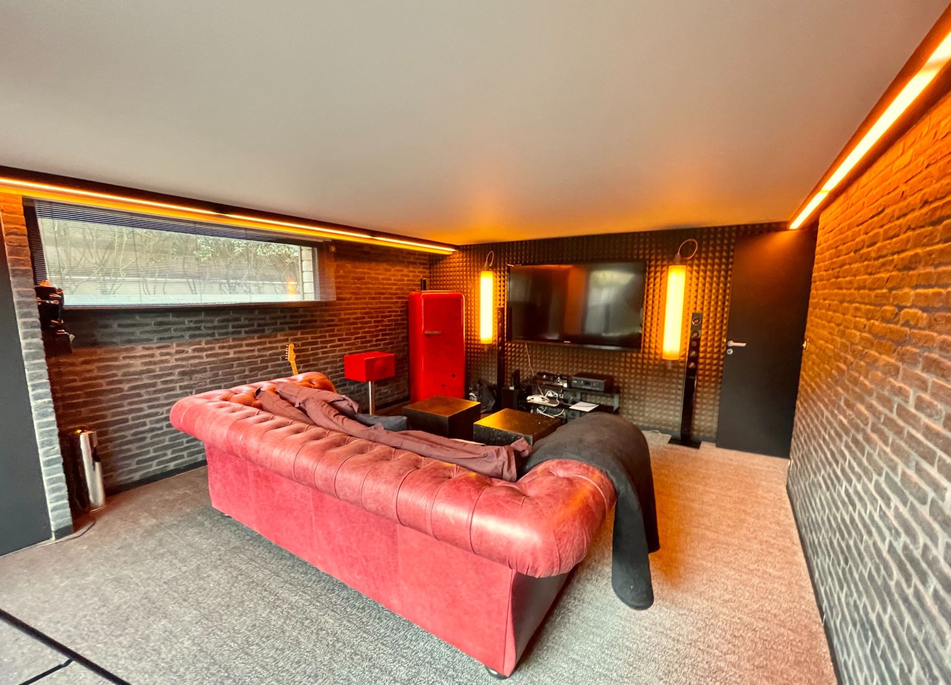 house 7 Rooms for sale on VILLERS SUR MER (14640)