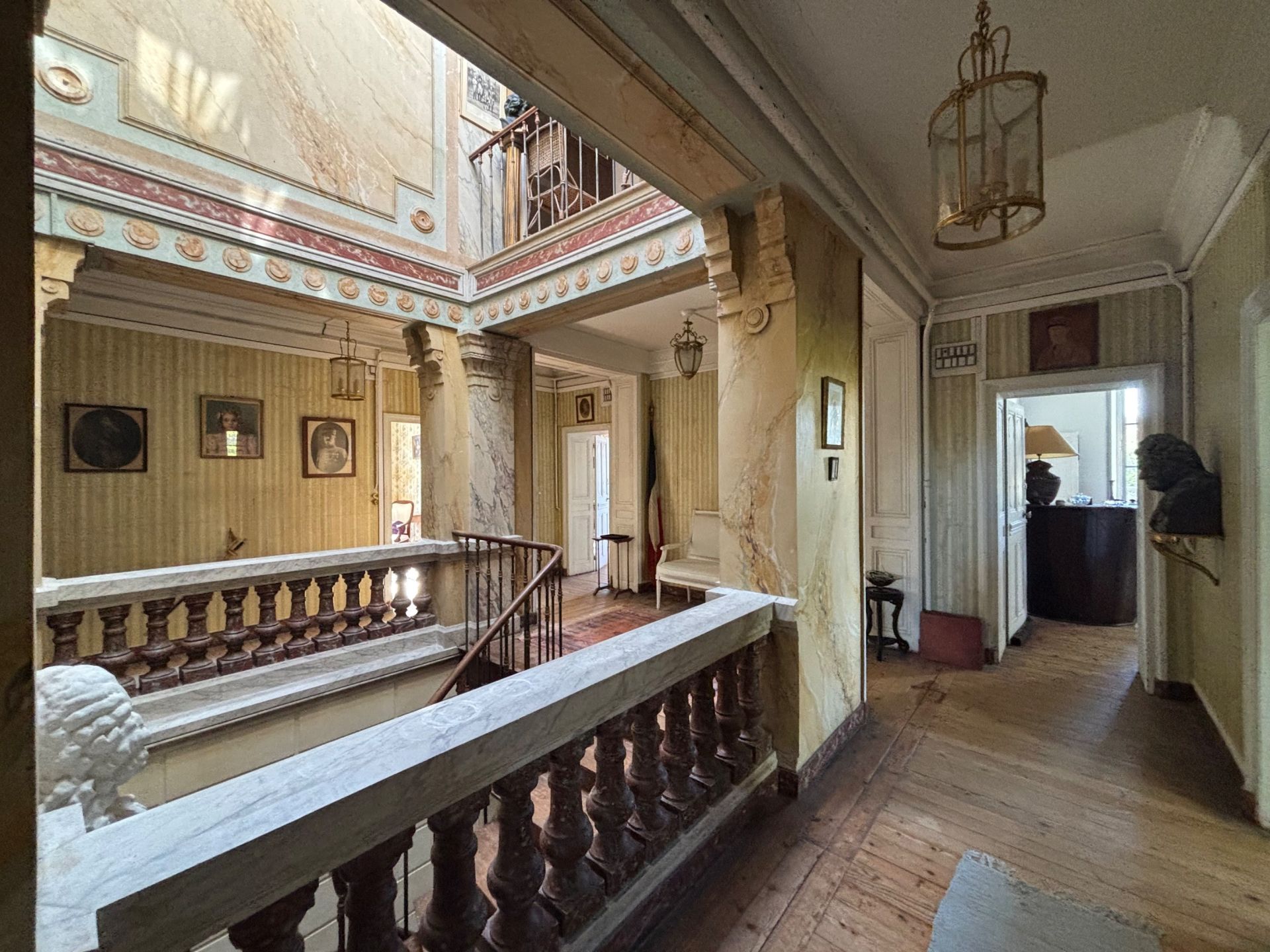 house 19 Rooms for sale on GRANDCAMP MAISY (14450)