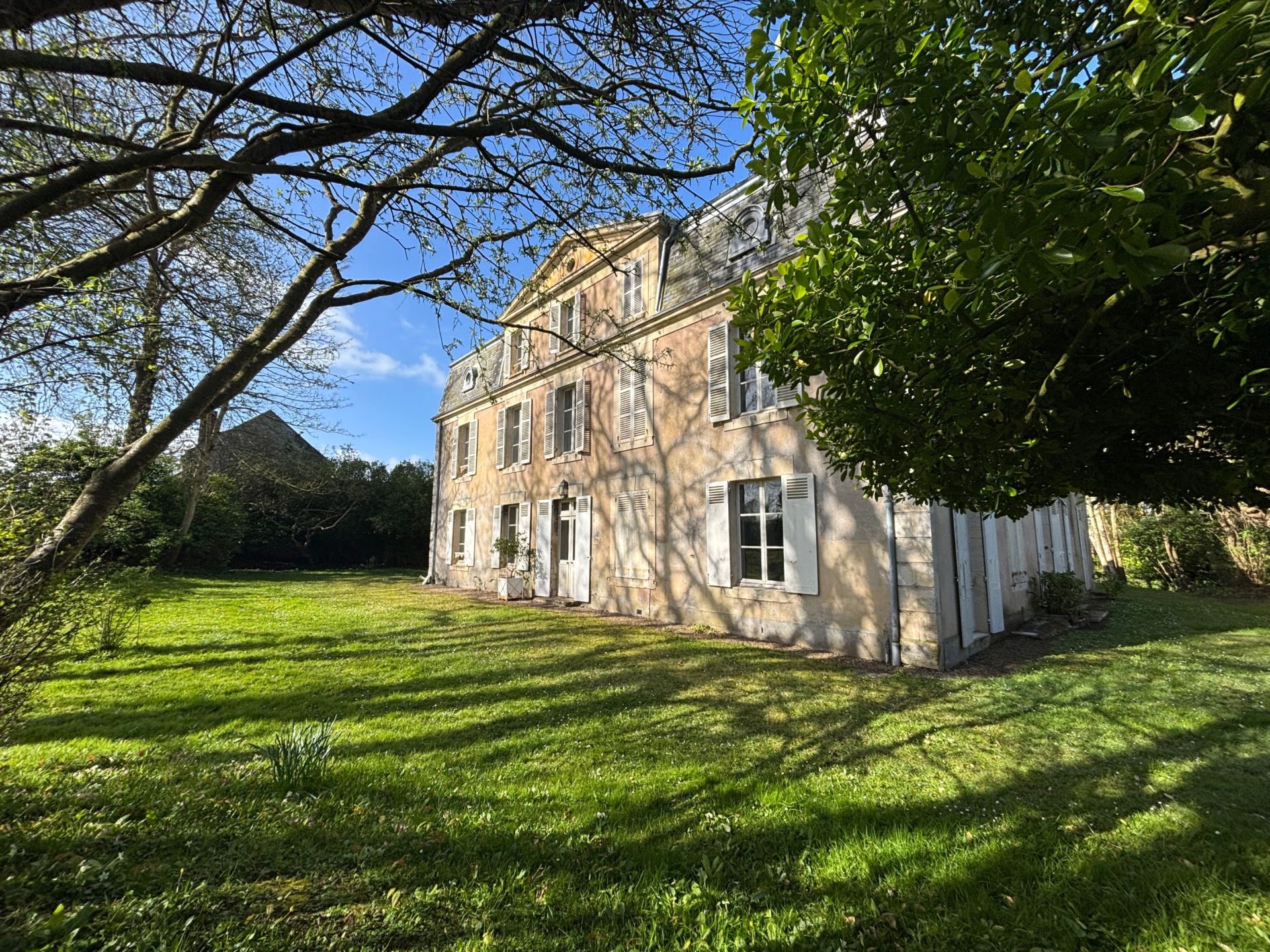 house 19 Rooms for sale on GRANDCAMP MAISY (14450)