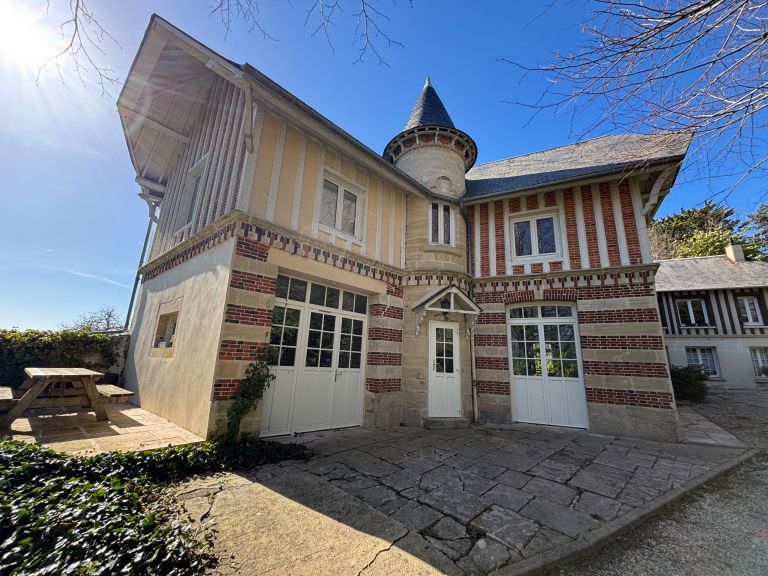 maison 9 Pièces en vente sur ARROMANCHES LES BAINS (14117)