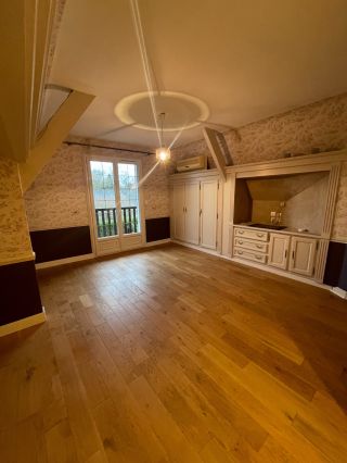 maison bourgeoise 9 Pièces en vente sur ST ETIENNE DU ROUVRAY (76800)