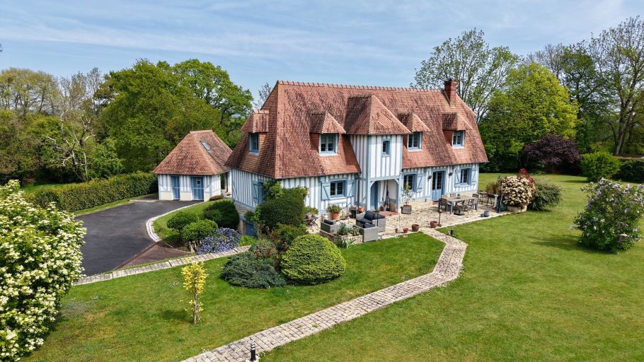 maison 8 Pièces en vente sur GLANVILLE (14950)