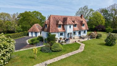 maison 8 Pièces en vente sur GLANVILLE (14950)