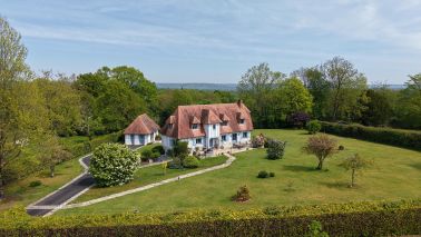 maison 8 Pièces en vente sur GLANVILLE (14950)