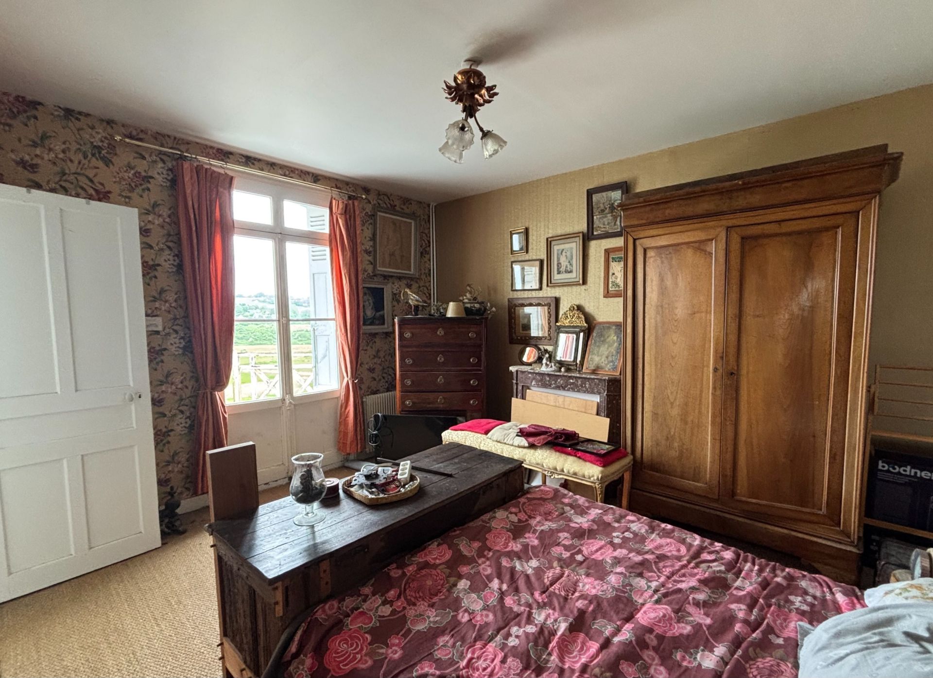house 15 Rooms for sale on HAUTOT SUR MER (76550)