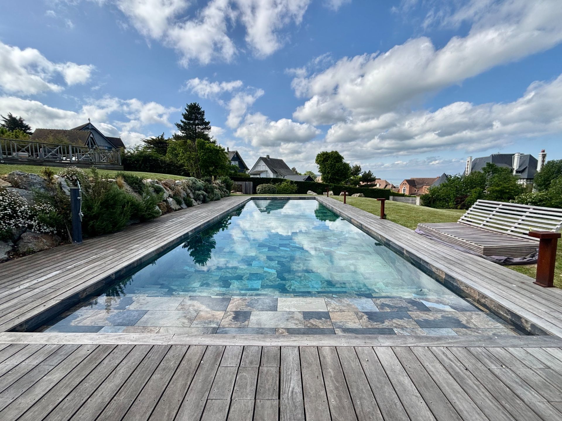 house 8 Rooms for seasonal rent on BENERVILLE SUR MER (14910)
