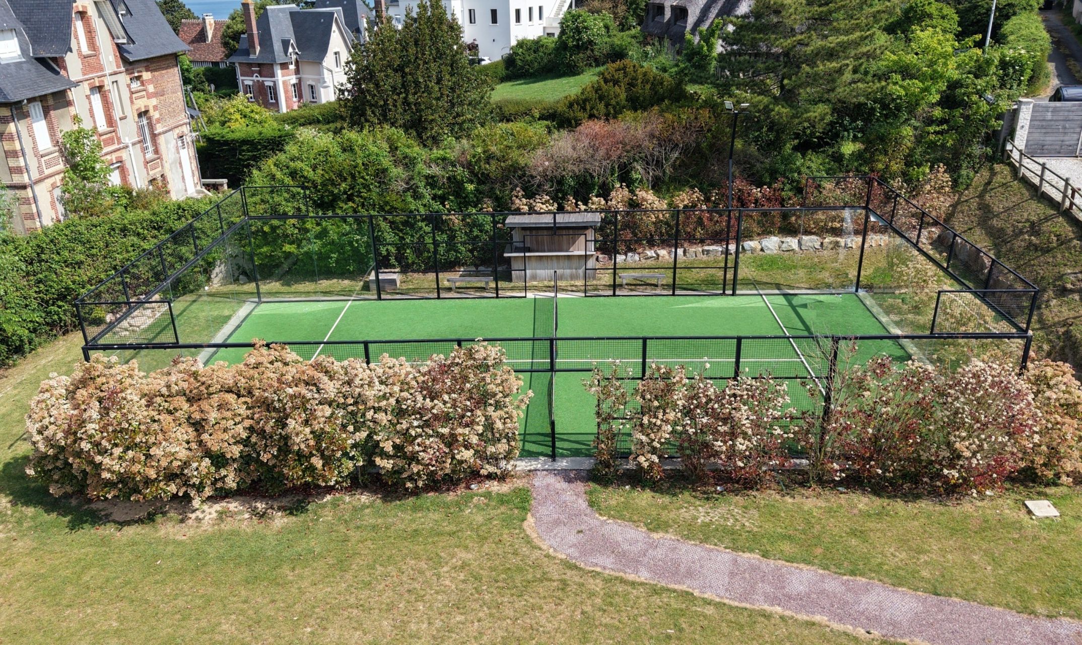 house 8 Rooms for seasonal rent on BENERVILLE SUR MER (14910)